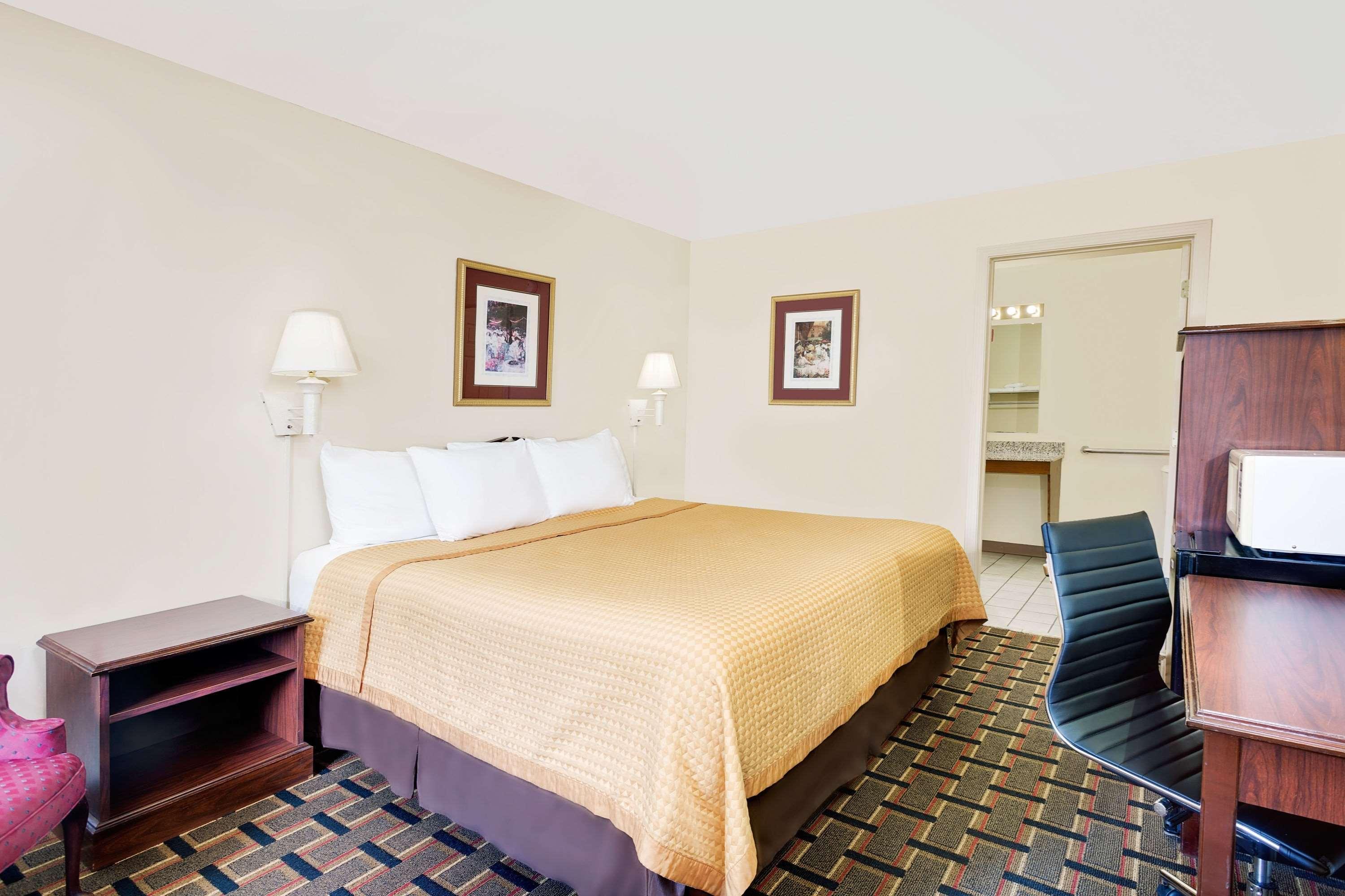 Days Inn By Wyndham ספרטנבורג מראה חיצוני תמונה