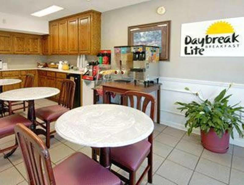 Days Inn By Wyndham ספרטנבורג מראה חיצוני תמונה